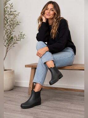 Jeffrey Campbell Black Rubber Chelsea Boots Waterproof  Size 40 EU (9 US)